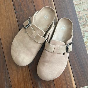 GAP Clogs